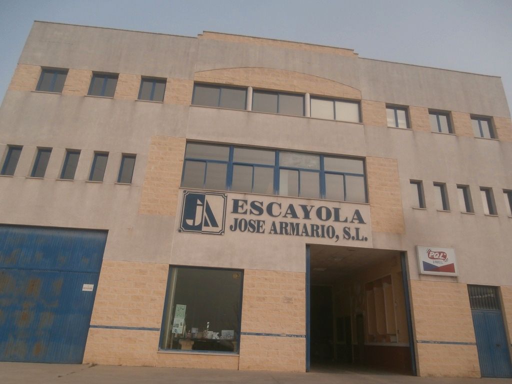 Vista exterior de Edifici en venda en Villamartín