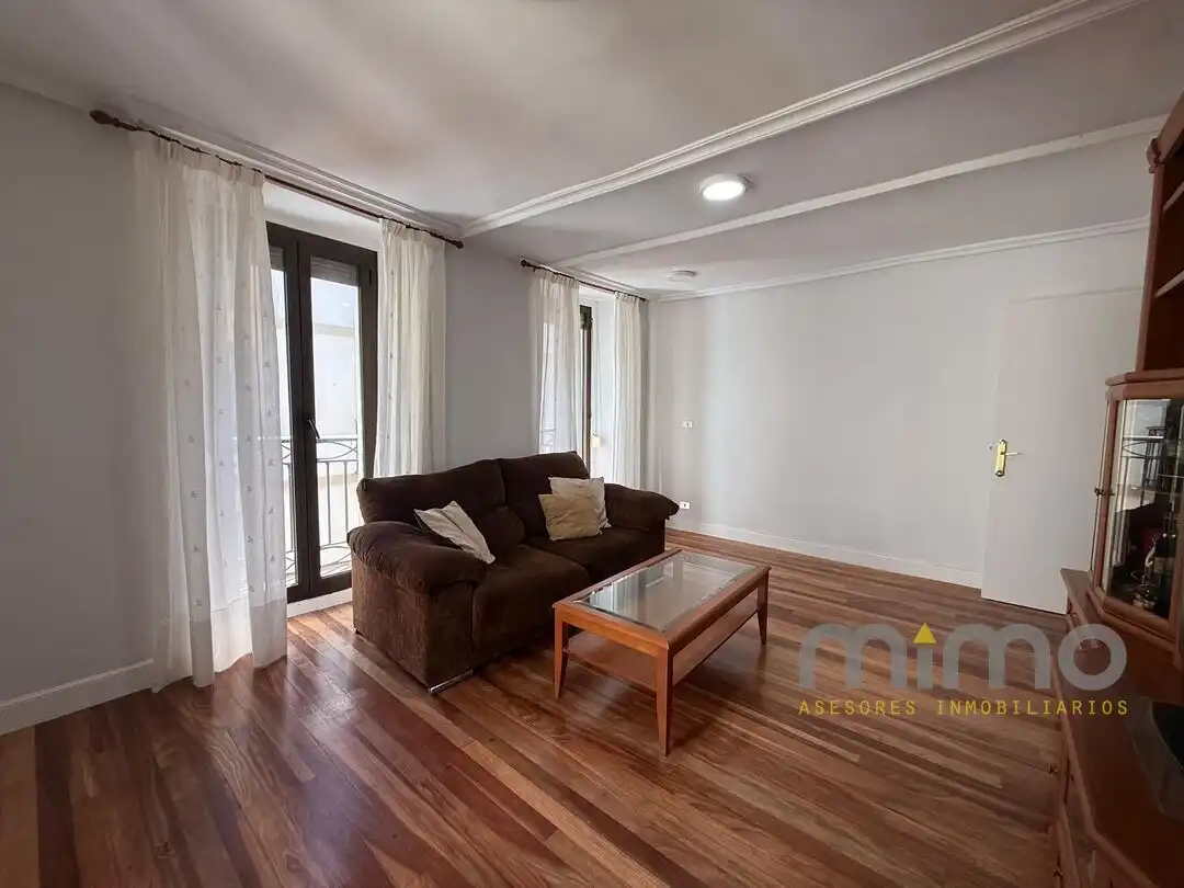 Sala de estar de Piso en venta en Donostia - San Sebastián  con Calefacción, Trastero y Balcón