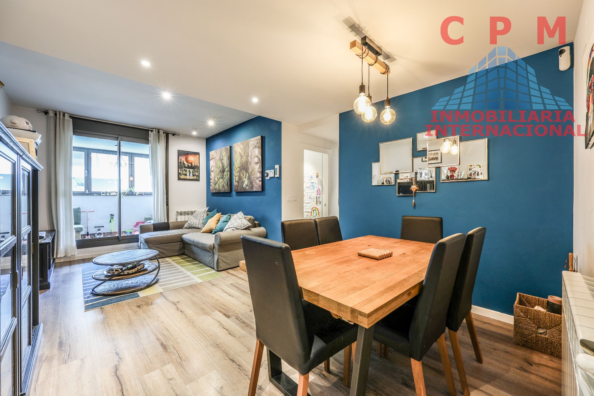 Living room of Flat to rent in  Madrid Capital  with Air Conditioner, Heating and Parquet flooring