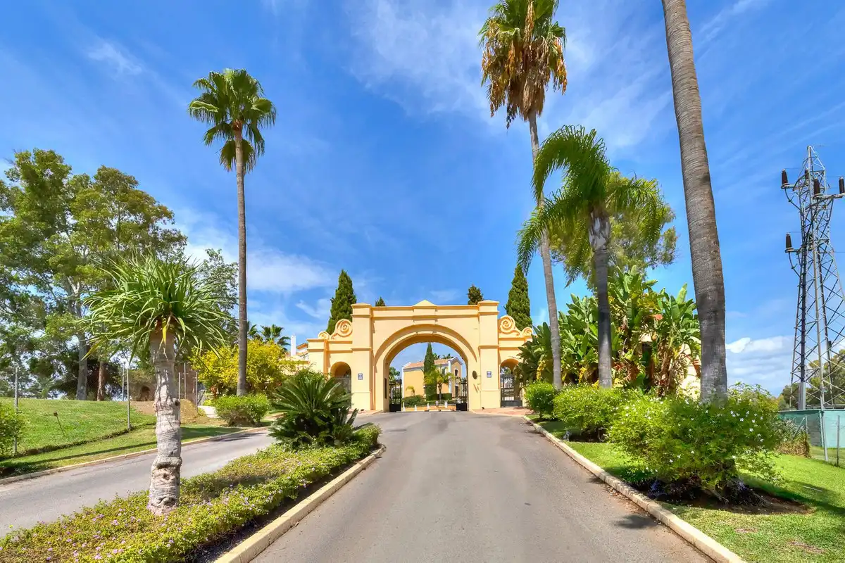 Außenansicht von Haus oder Chalet zum Verkauf in Marbella mit Terrasse und Gemeinschaftspool