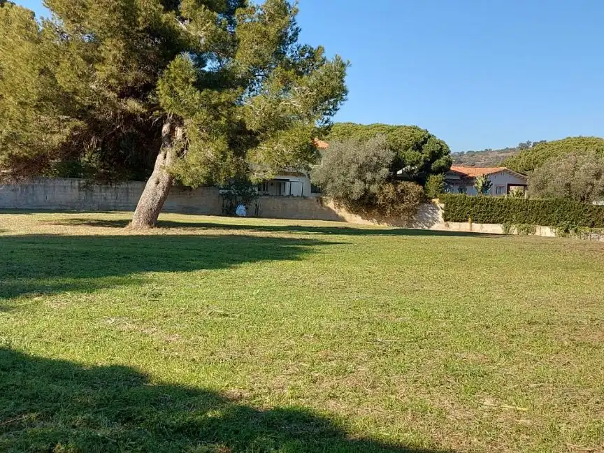Terreno rústico en alquiler en avd Esglesia 1