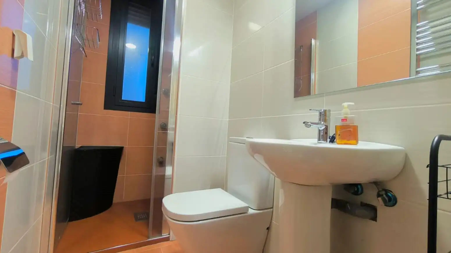 Bathroom of Flat for rent in Lardero, La Rioja