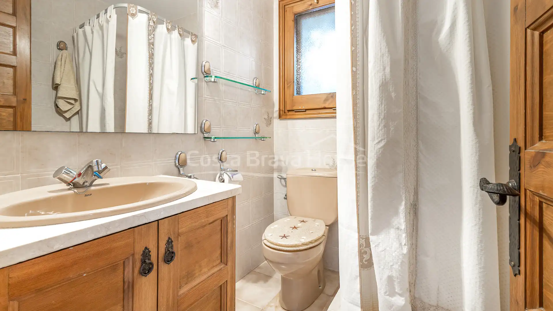Badezimmer von Haus oder Chalet zum Verkauf in Begur mit Heizung, Privatgarten und Terrasse