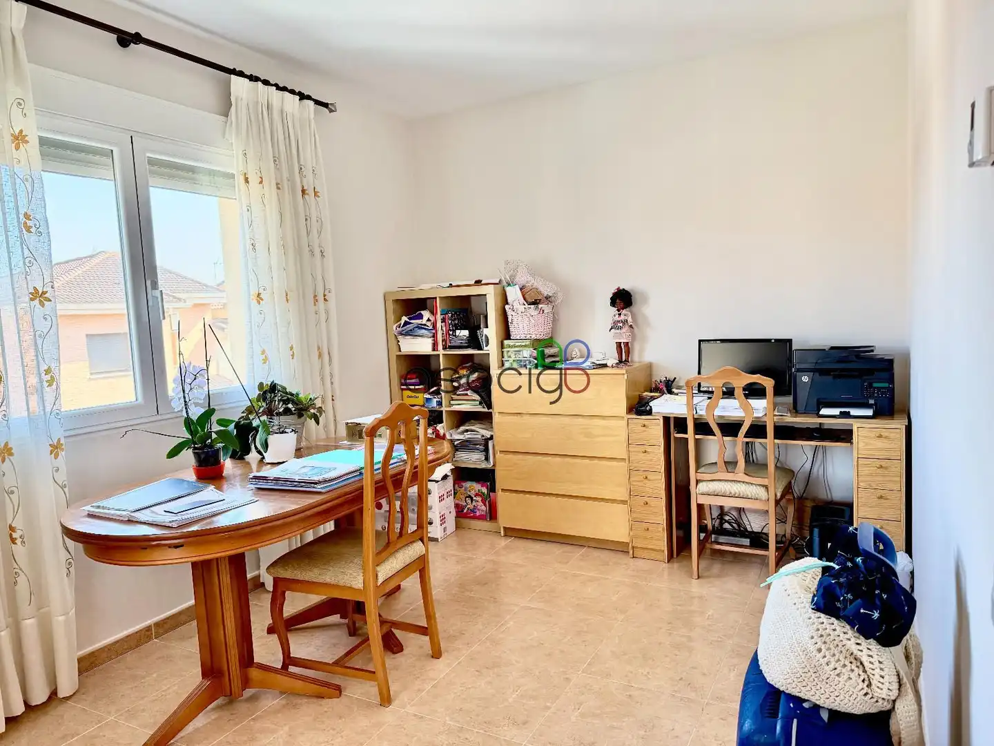 Sala de estar de Casa adosada en venta en Cabanillas del Campo con Aire acondicionado, Calefacción y Jardín privado