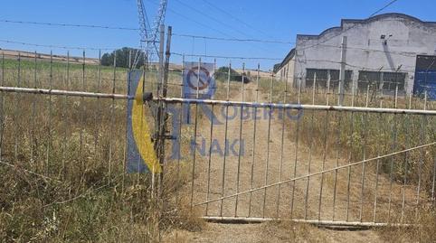 Foto 2 von Fabrikhallen zum Verkauf in Villamañán, León
