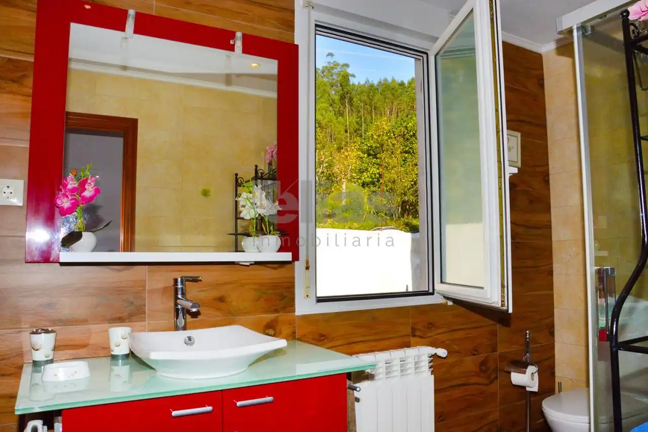 Bathroom of Houses for sale in Cabana de Bergantiños  with Heating and Private garden