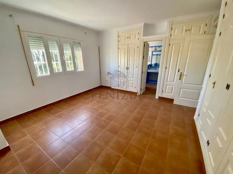 Exterior view of Detached homes for rent in El Puerto de Santa María  with Air Conditioner, Private garden and Storage room