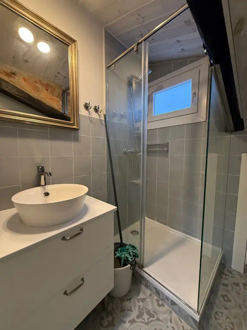 Badezimmer von Dachboden zum Verkauf in Bilbao  mit Klimaanlage, Heizung und Möbliert