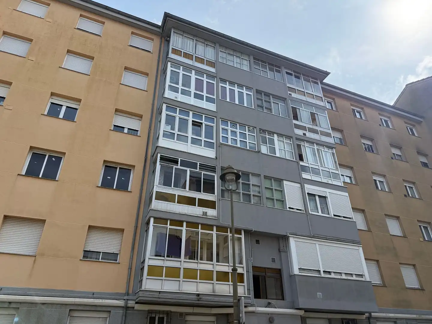 Vista exterior de Piso en venta en Avilés con Calefacción, Terraza y Piscina