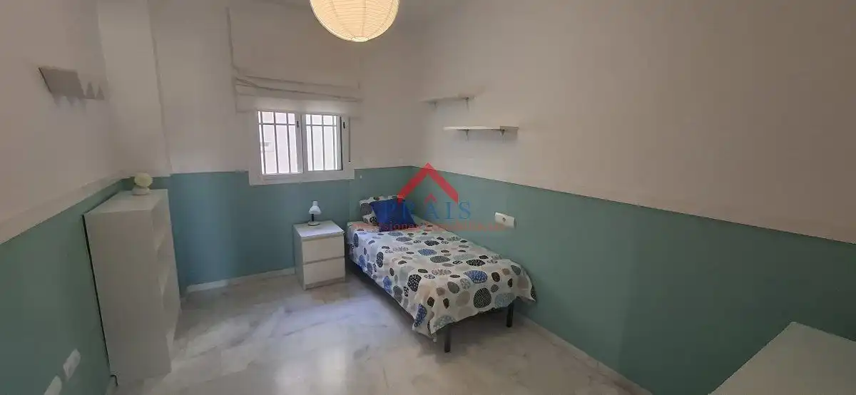 Habitación de Piso en venta en Utrera con Aire acondicionado, Trastero y Amueblado