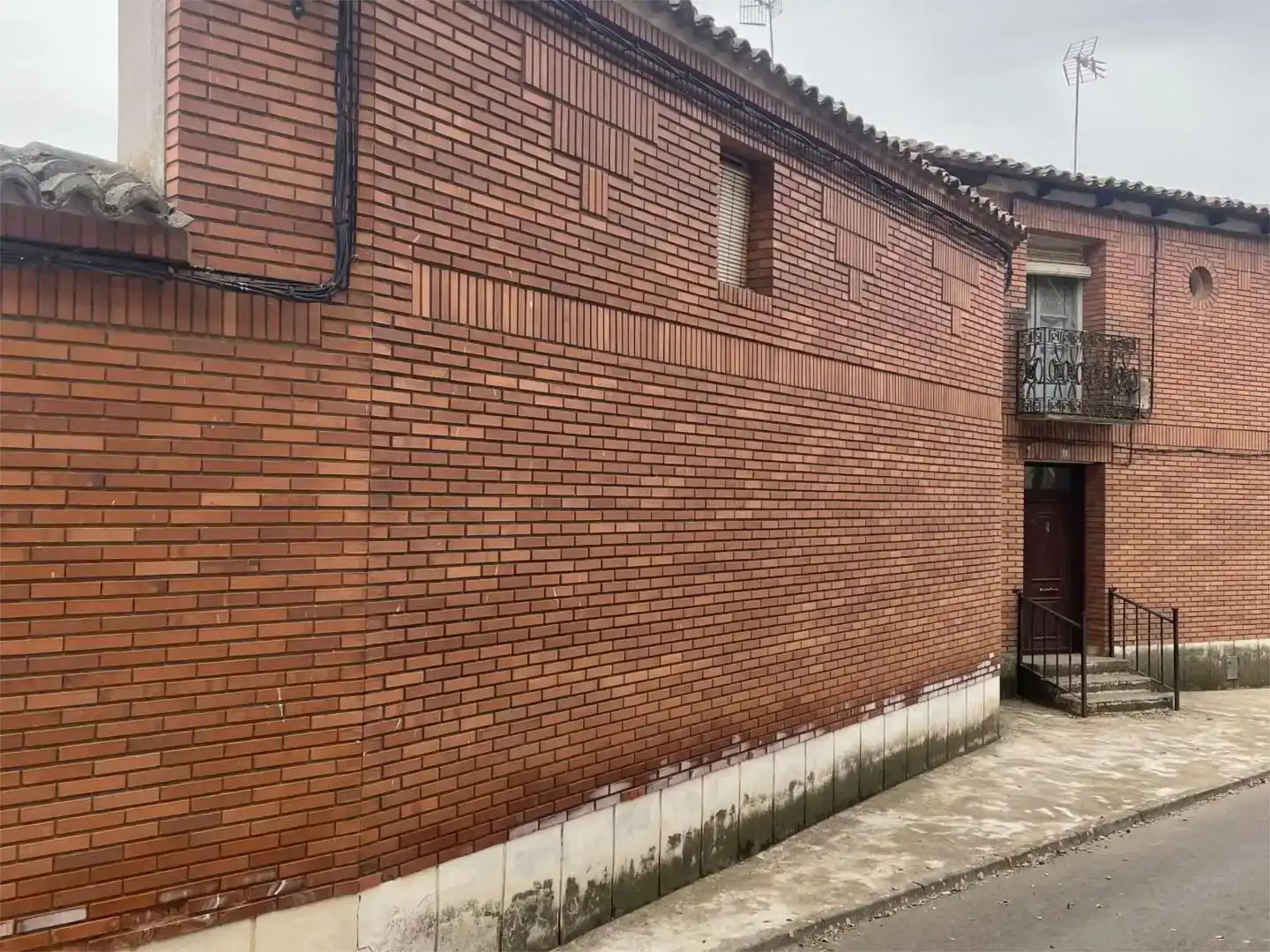 Vista exterior de Pis en venda en Morales de Campos amb Traster, Moblat i Balcó