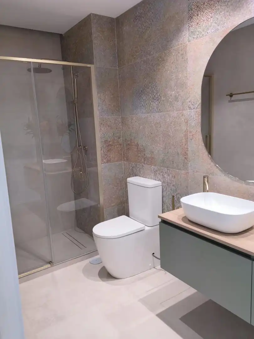Bathroom of Flat for rent in Marbella  with Air Conditioner, Heating and Terrace