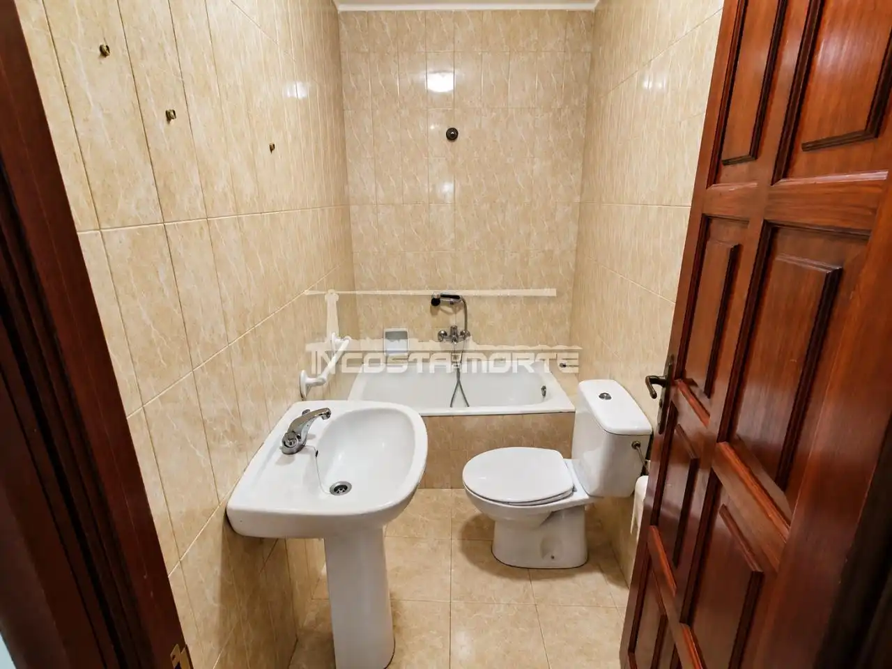 Baño de Casa adosada en venta en Corcubión, A Coruña