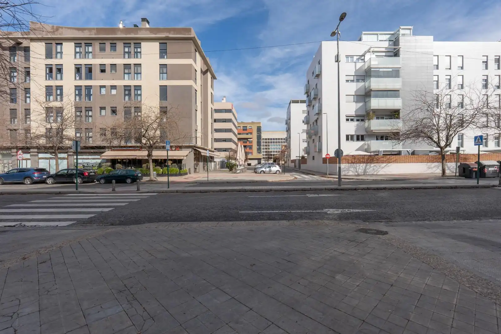 Außenansicht von Wohnung zum Verkauf in Granada mit Heizung, Privatgarten und Balkon