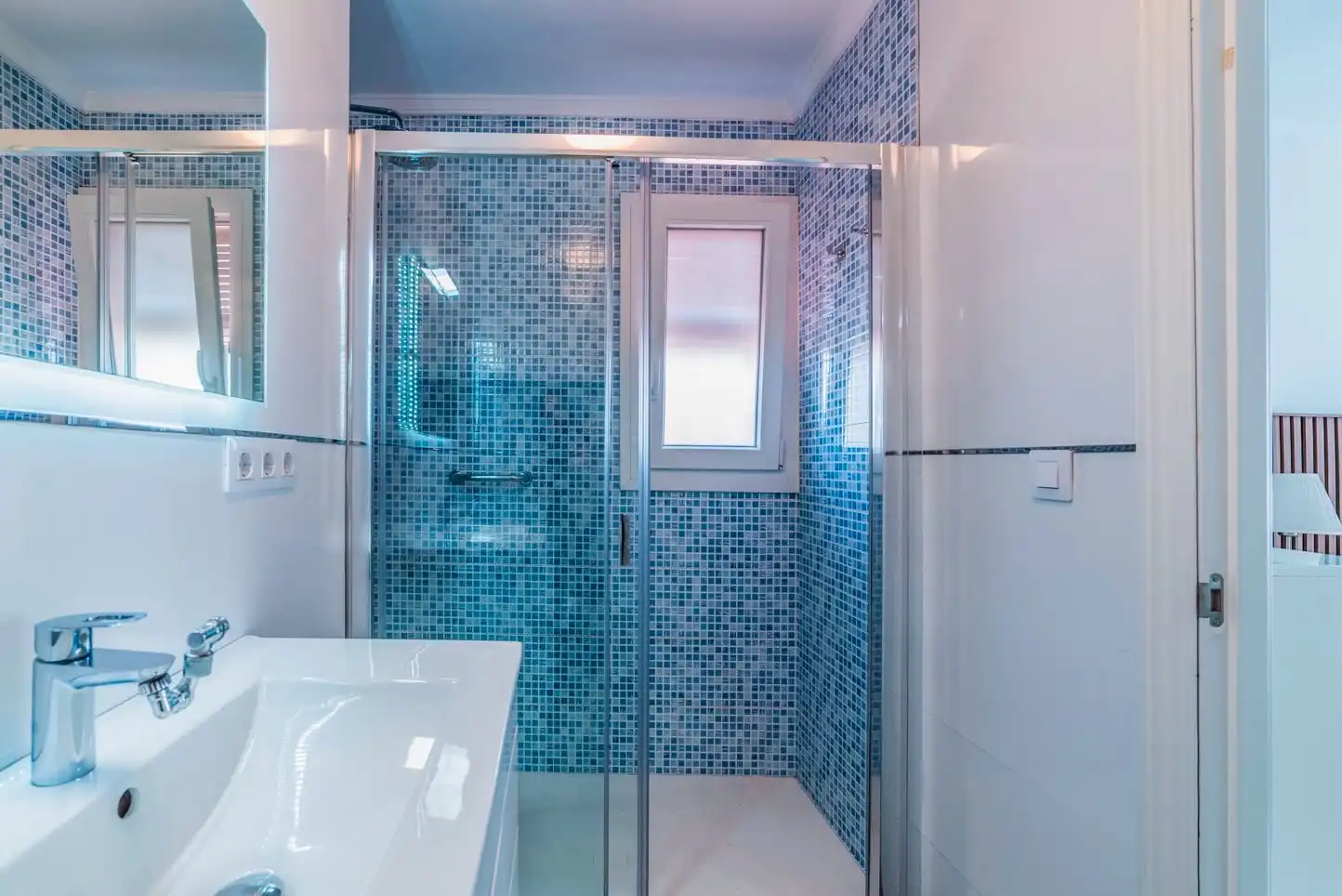 Bathroom of Detached homes for sale in Bormujos  with Air Conditioner