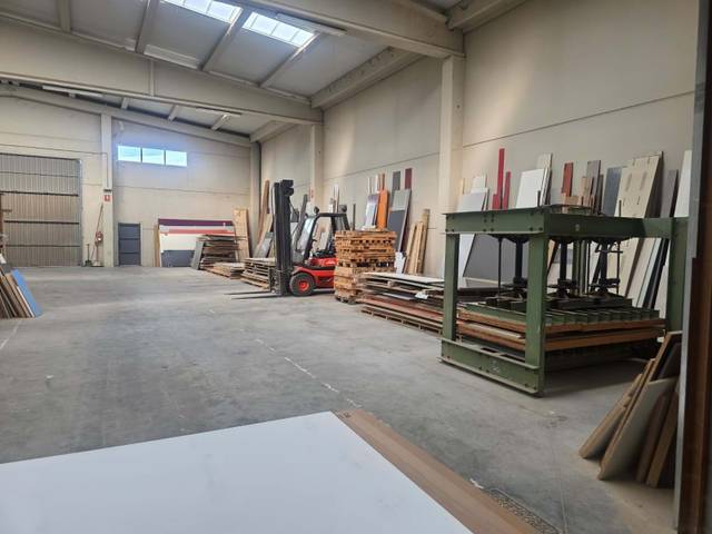 Nave industrial en Venta en Lacorzanilla en Berantevilla