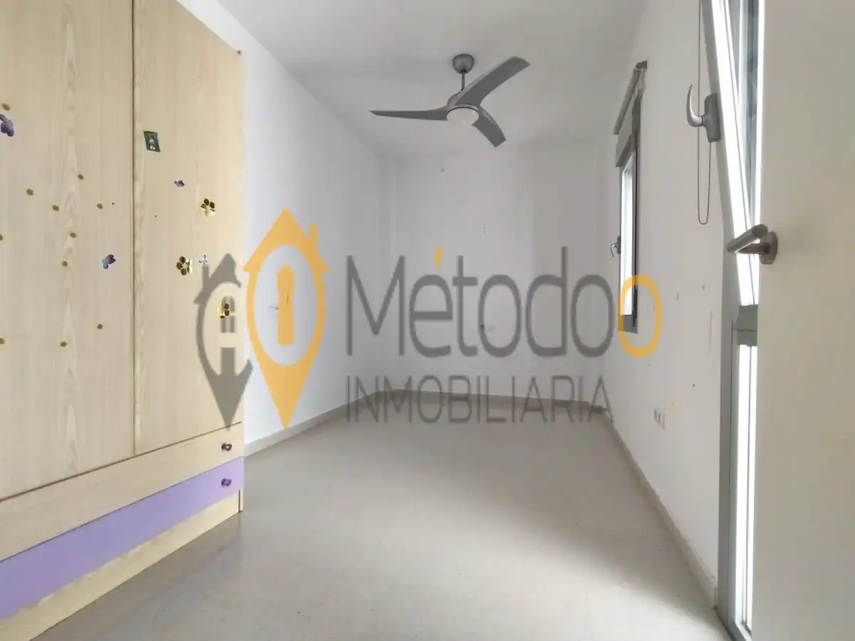 Habitación de Casa adosada en venta en La Rinconada con Aire acondicionado, Terraza y Trastero