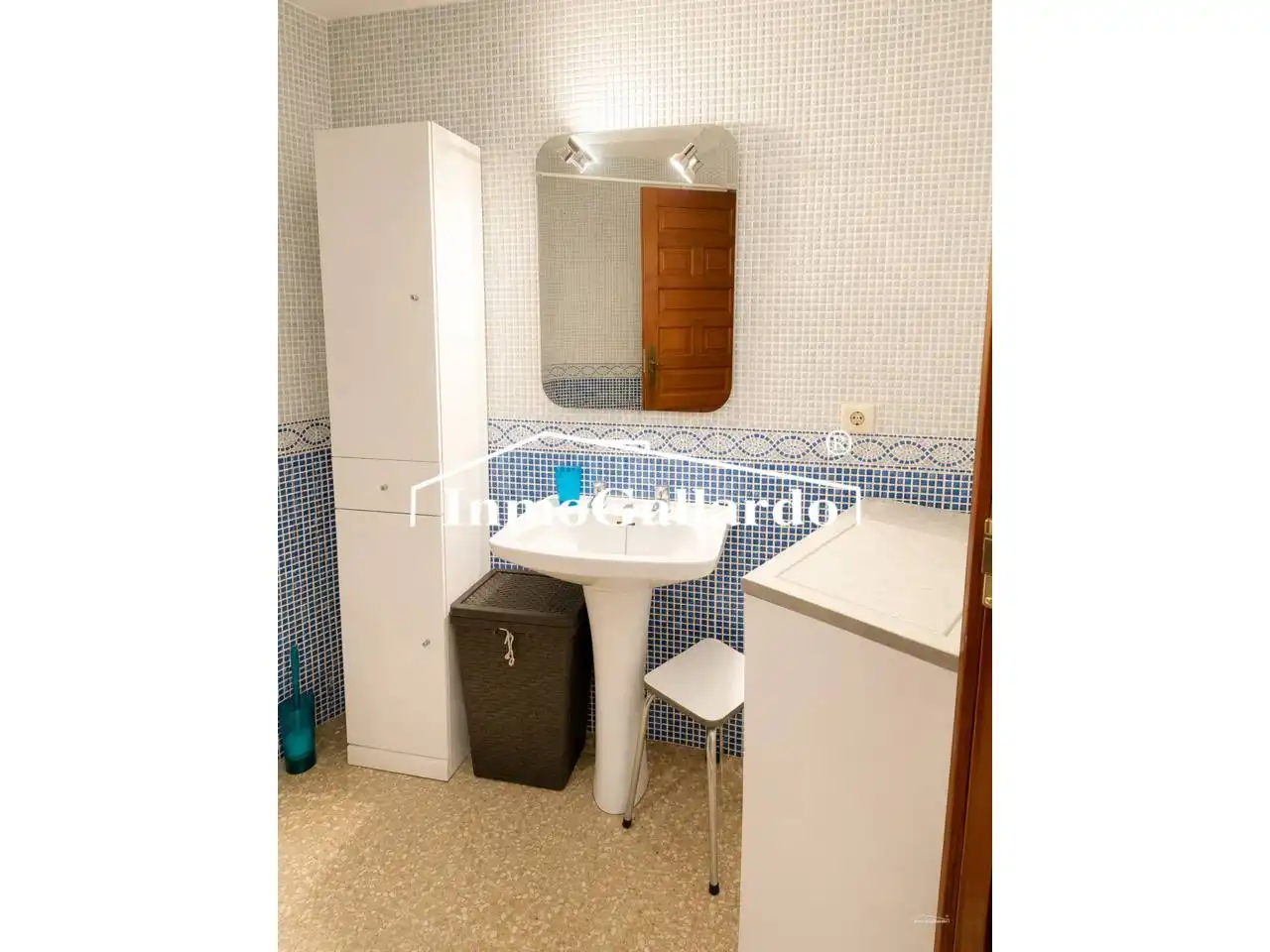 Baño de Piso en venta en Vélez-Málaga con Calefacción, Terraza y Piscina comunitaria