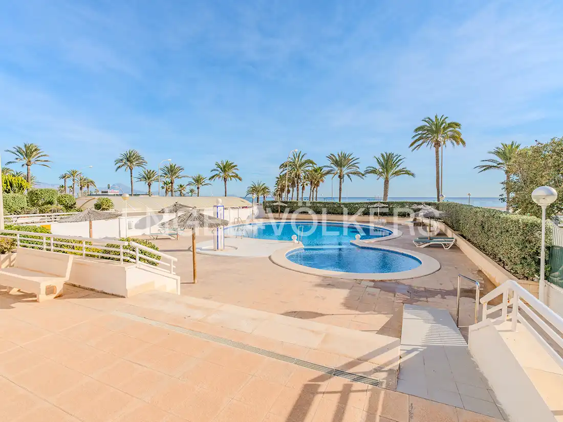 Außenansicht von Wohnung zum Verkauf in Alicante / Alacant mit Klimaanlage, Heizung und Gemeinschaftspool