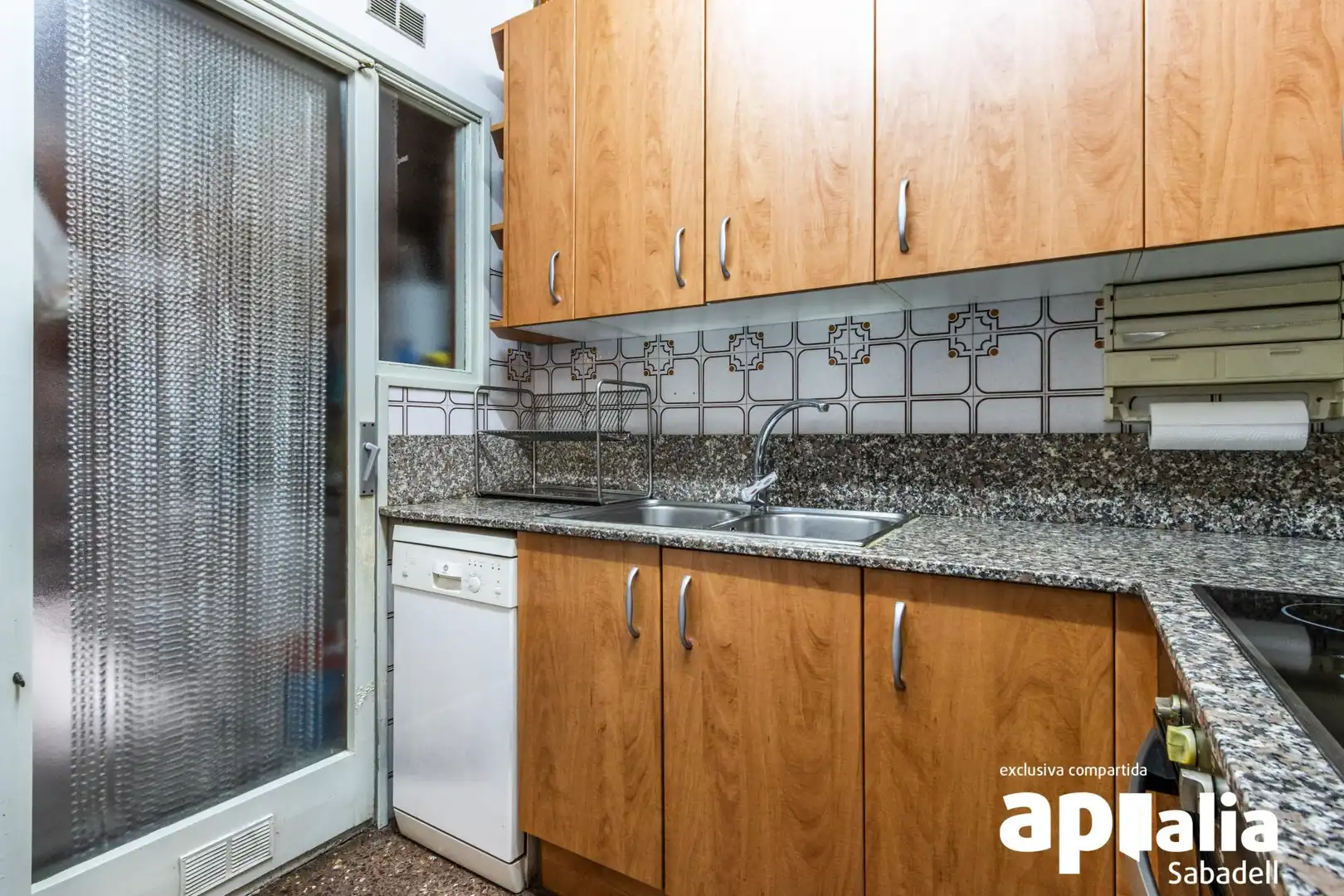 Cuina de Pis en venda en Sabadell amb Calefacció, Forn i Balcó