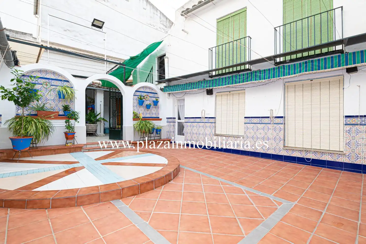 Exterior view of Houses for sale in Lucena  with Storage room