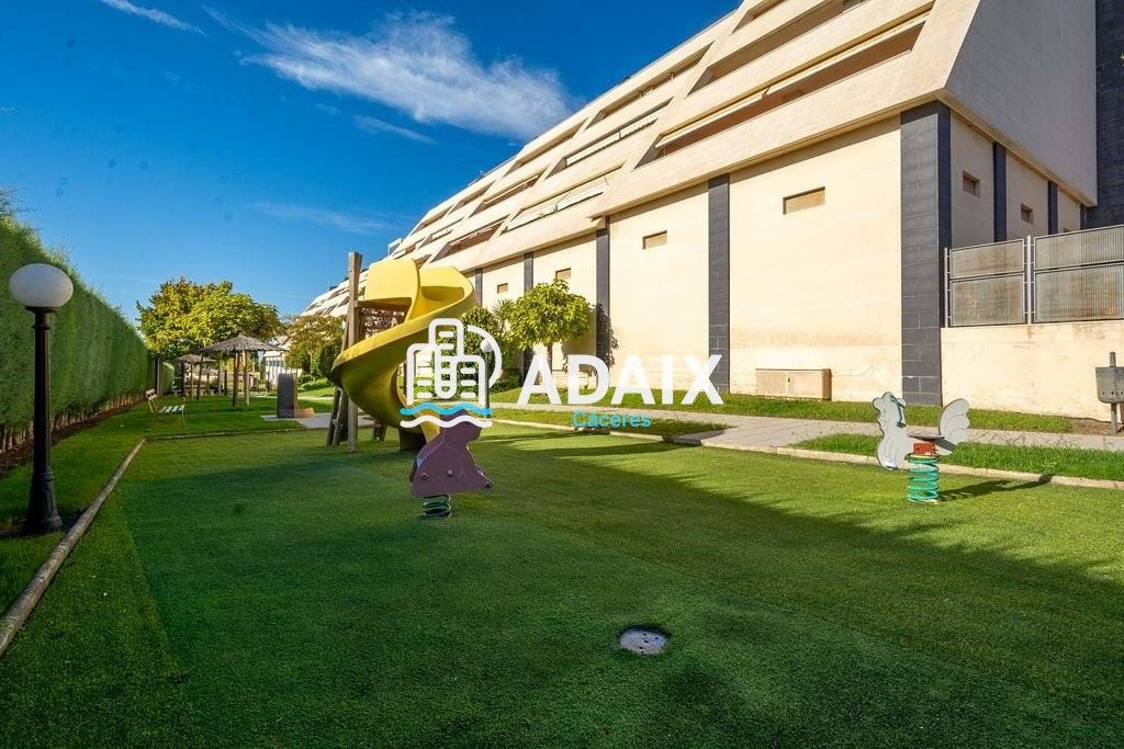 Exterior view of Flat for sale in Cáceres Capital  with Air Conditioner, Heating and Terrace