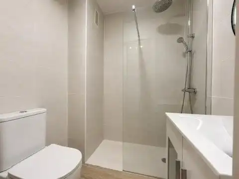 Baño de Apartamento en venta en Roquetas de Mar con Jardín privado y Piscina comunitaria