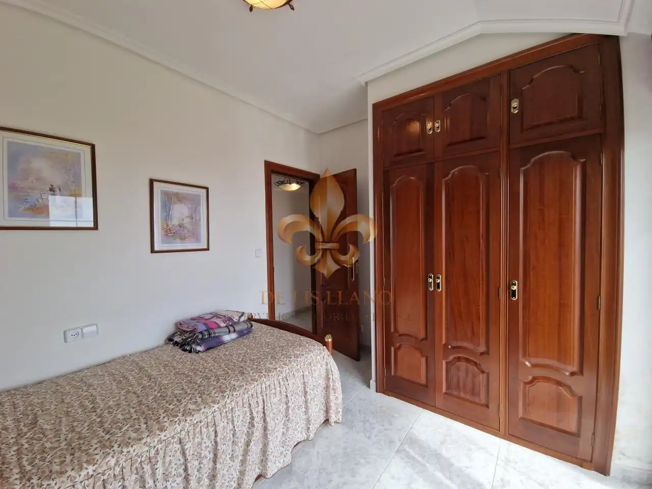 Piso en venta en Oia con Calefacción, Terraza y Amueblado