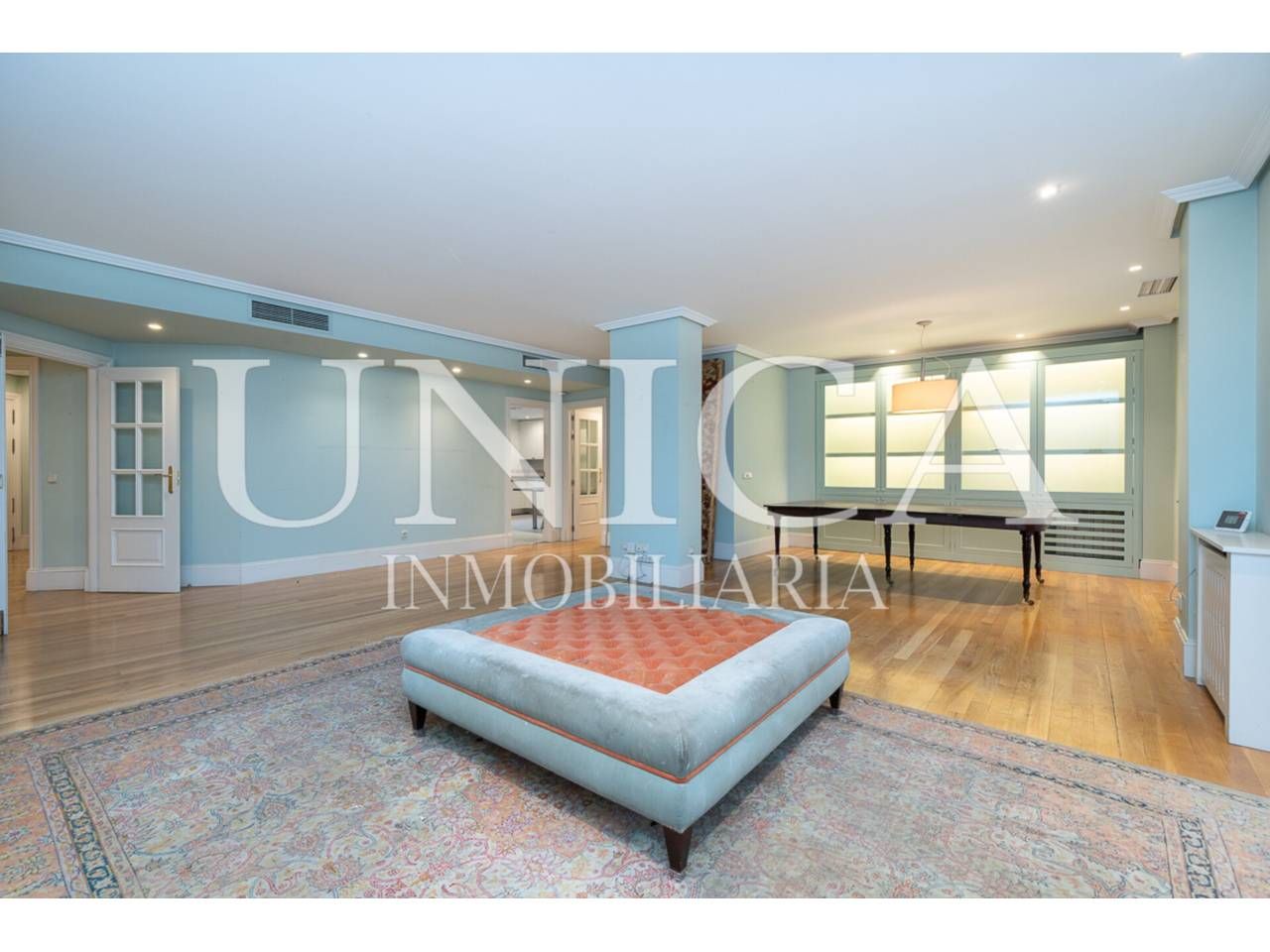 Sala d'estar de Pis en venda en  Madrid Capital amb Aire condicionat, Calefacció i Parquet