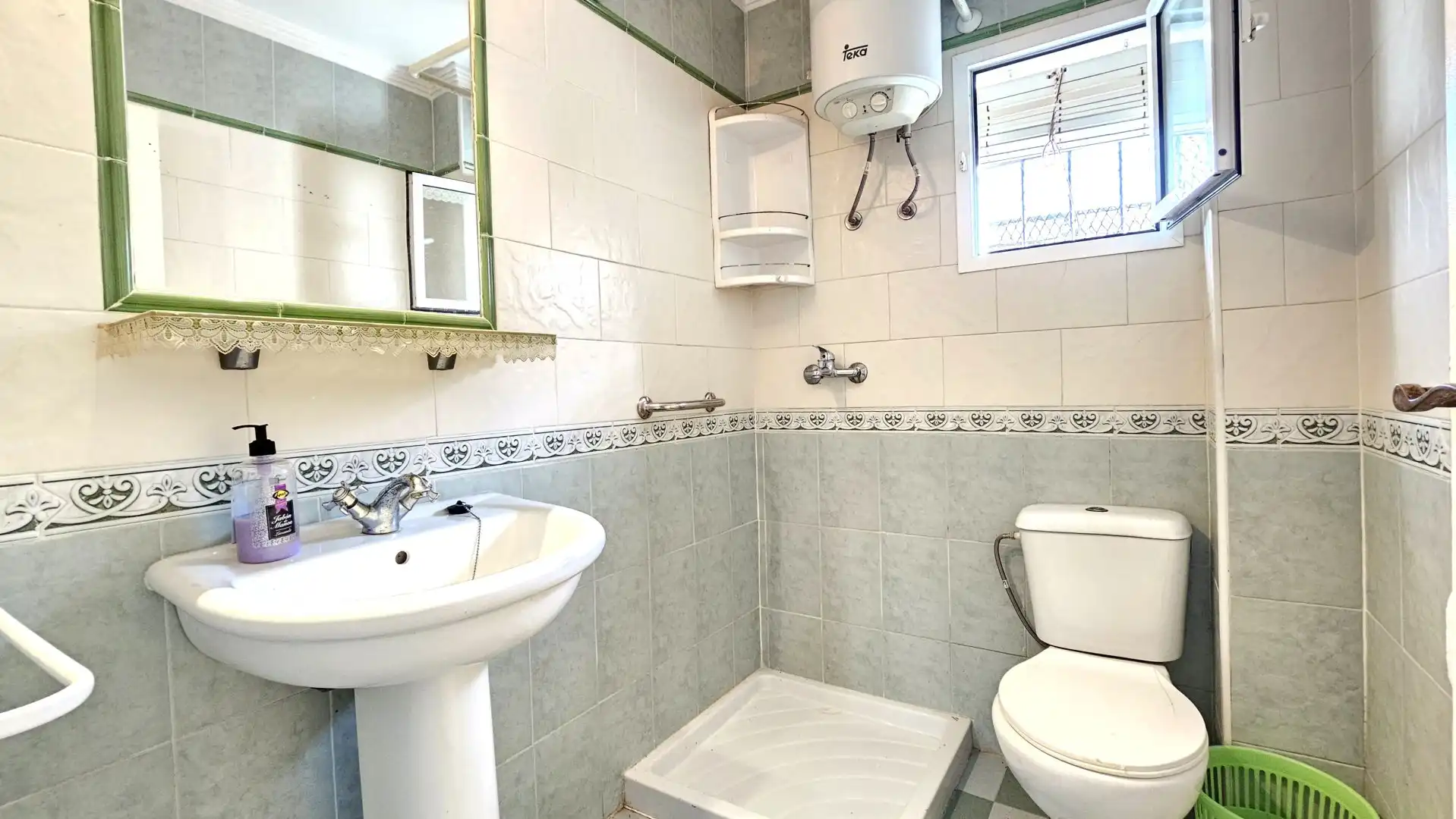Bathroom of Flat for sale in Sanlúcar de Barrameda