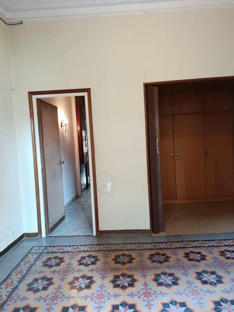 Piso en venta en Barcelona con Calefacción y Balcón