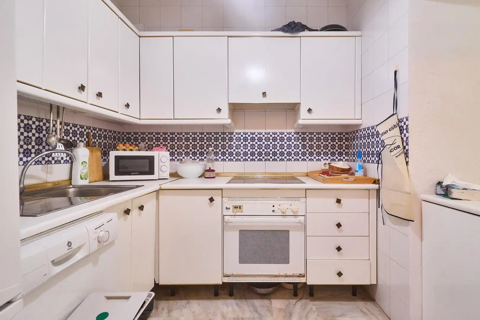 Kitchen of Flat for sale in Fuengirola  with Air Conditioner, Terrace and Community pool