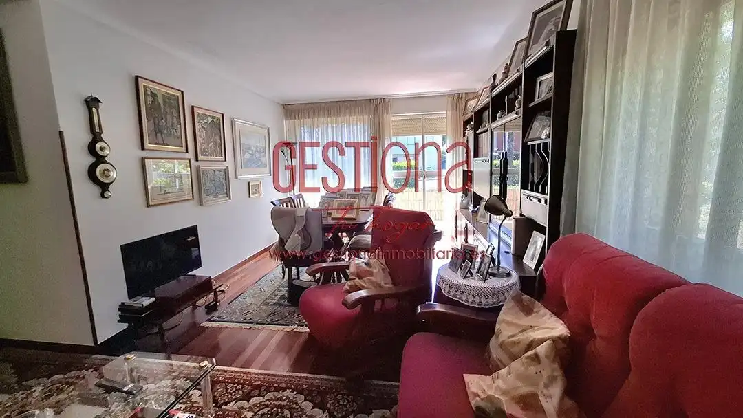 Sala de estar de Casa o chalet en venta en Medio Cudeyo con Jardín privado