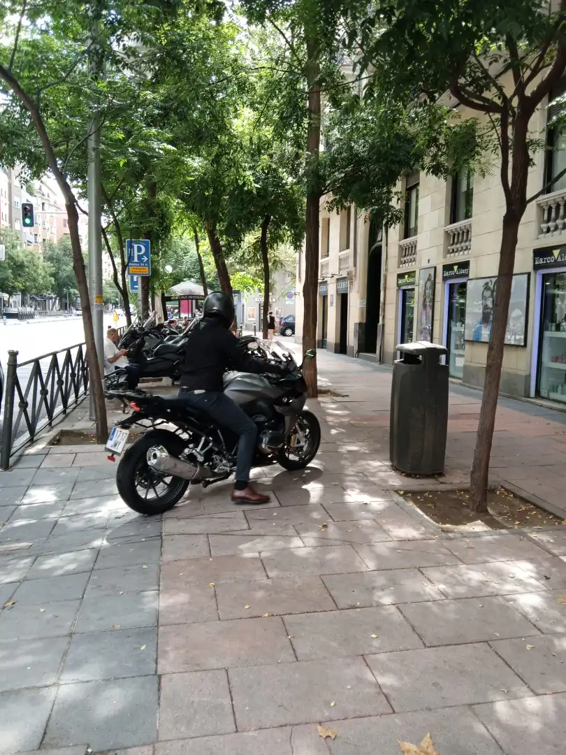 Vista exterior de Local en venta en Madrid con Aire acondicionado, Calefacción y Amueblado