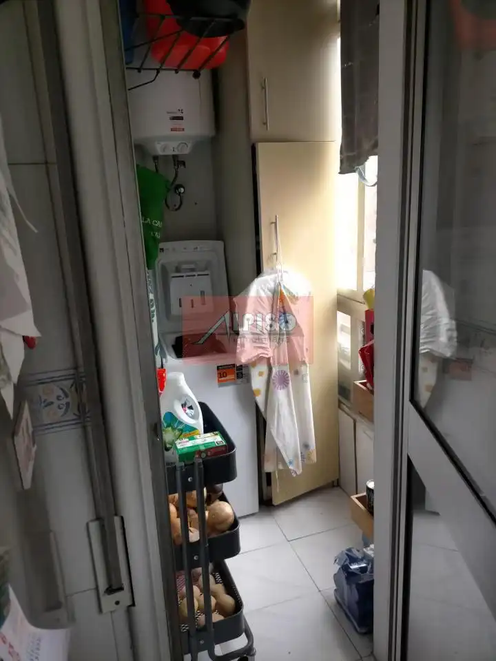 Cuina de Pis en venda en Ourense Capital  amb Calefacció, Parquet i Traster