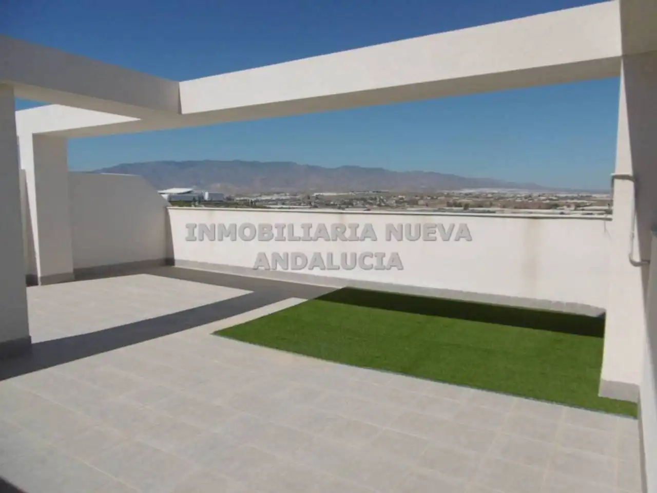 Terrasse von Wohnung zur Miete in Almería mit Parkett, Terrasse und Abstellraum