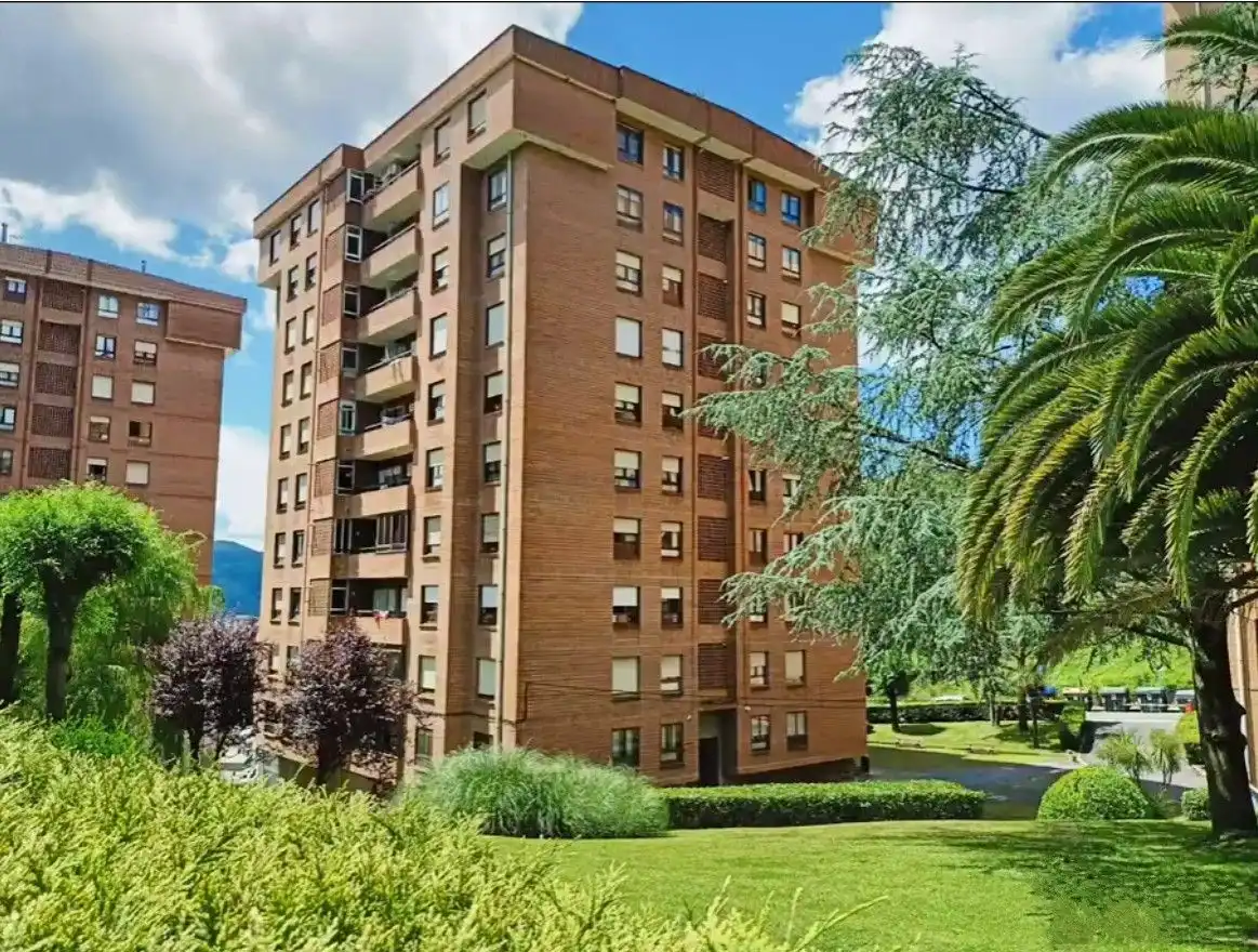 Vista exterior de Garaje en venta en Bilbao 