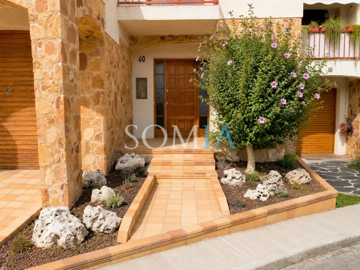 Vista exterior de Casa adosada en venta en Sant Celoni con Calefacción, Jardín privado y Trastero