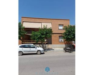 Vista exterior de Casa o xalet en venda en Lillo amb Aire condicionat, Calefacció i Terrassa