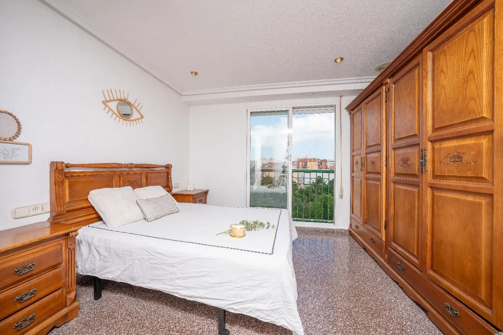 Habitación de Piso en venta en Elche / Elx con Aire acondicionado, Terraza y Balcón