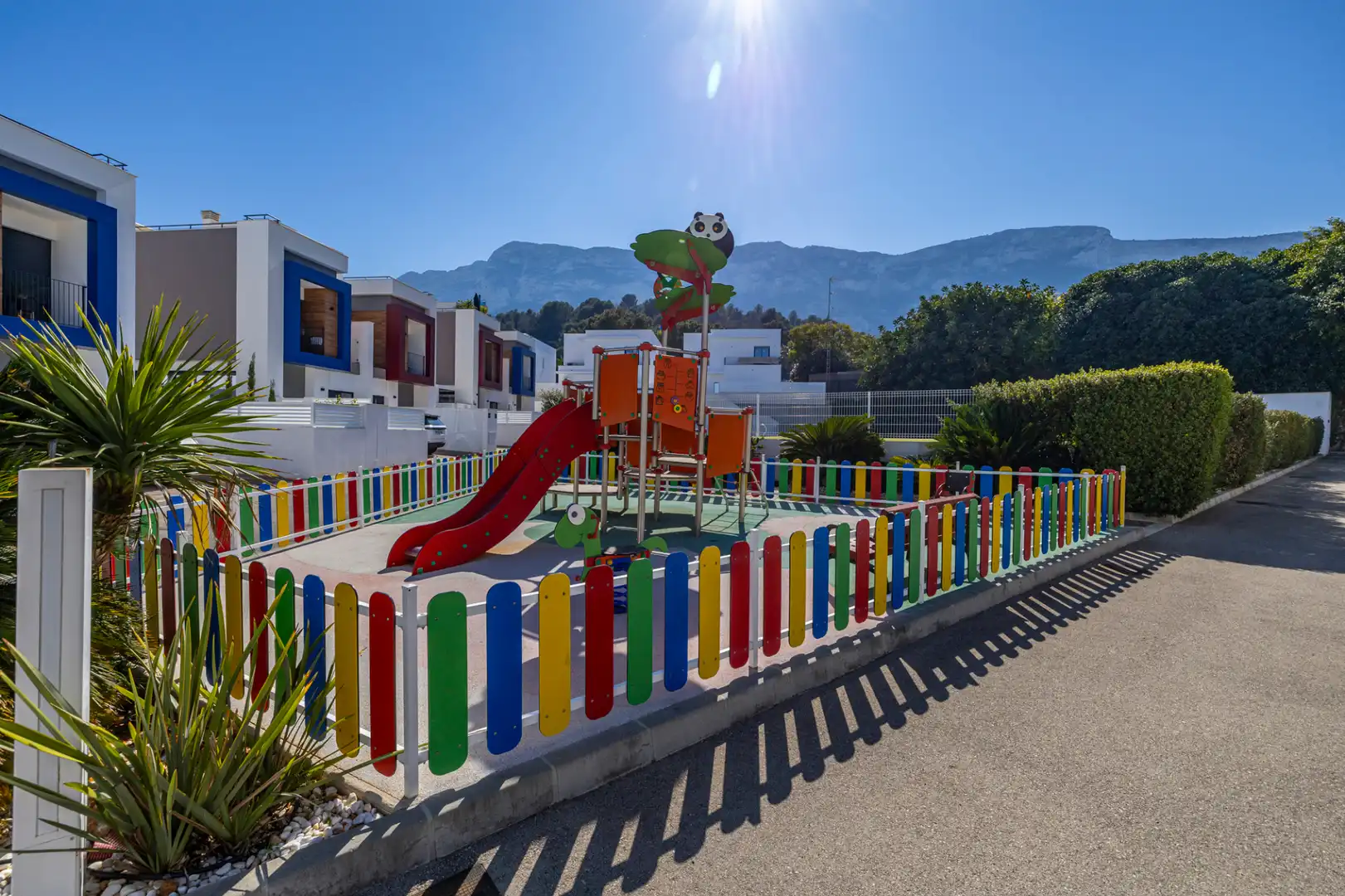 Casa aparellada amb piscina en venda a El Montgó, imagen 4