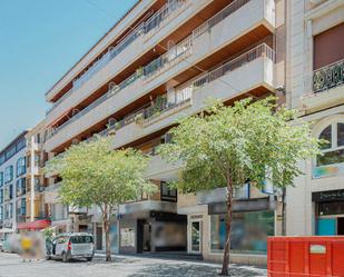Vista exterior de Local en venda en  Huesca Capital