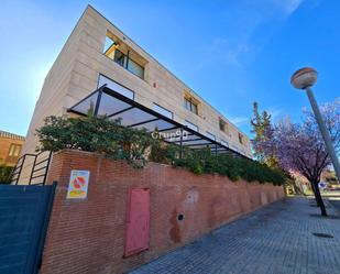 Exterior view of Single-family semi-detached for sale in  Lleida Capital  with Air Conditioner, Terrace and Balcony