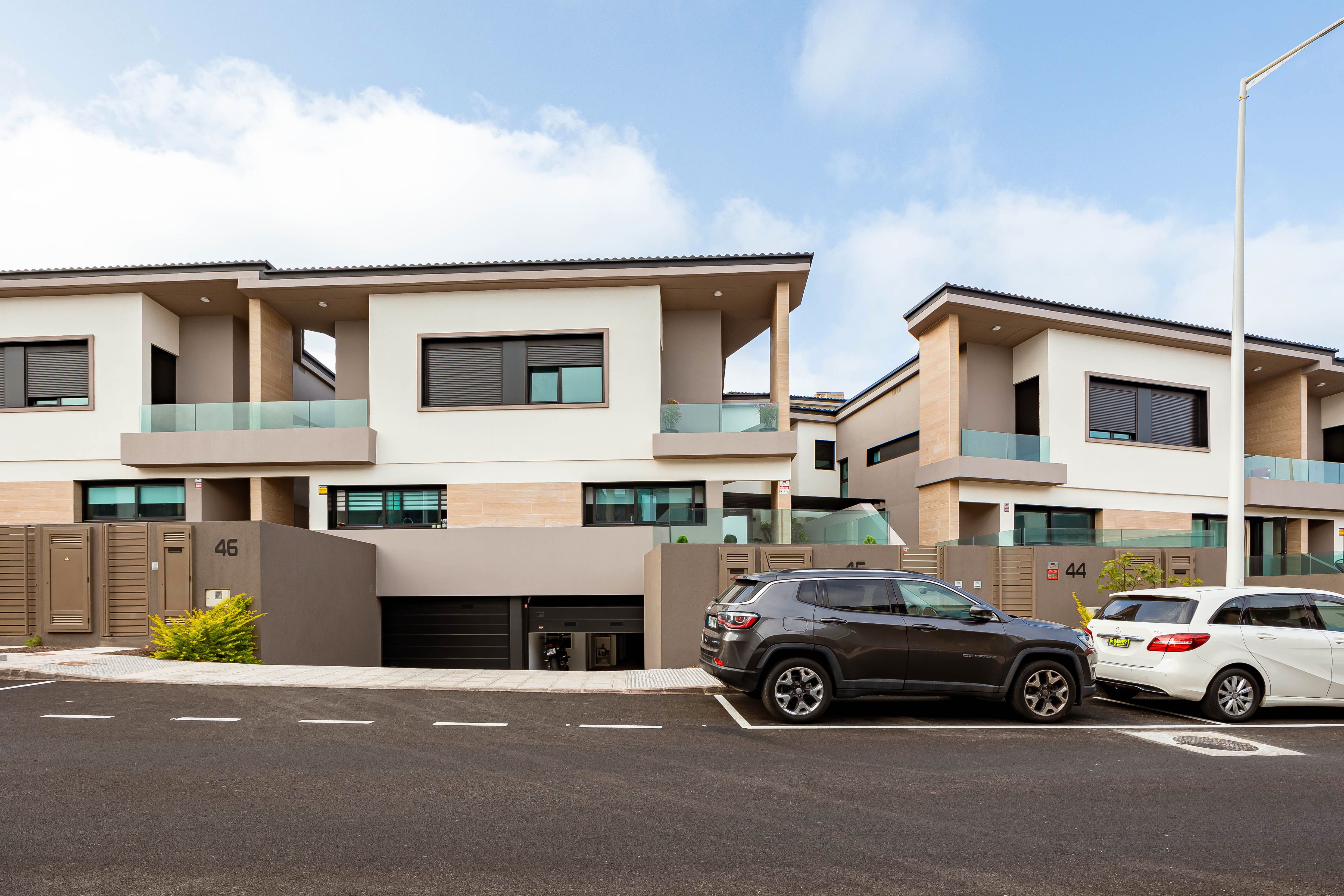 Vista exterior de Casa o xalet en venda en Santa María de Guía de Gran Canaria amb Terrassa