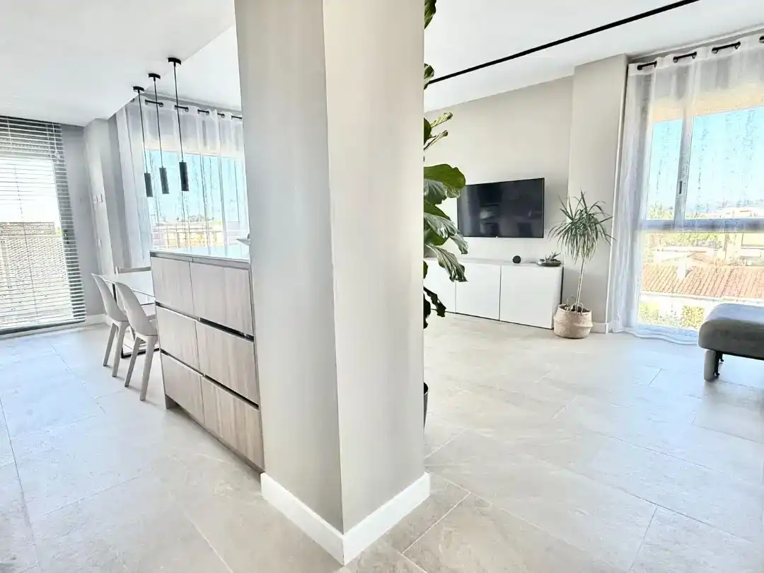 Sala d'estar de Pis en venda en Cambrils amb Aire condicionat, Piscina i Balcó