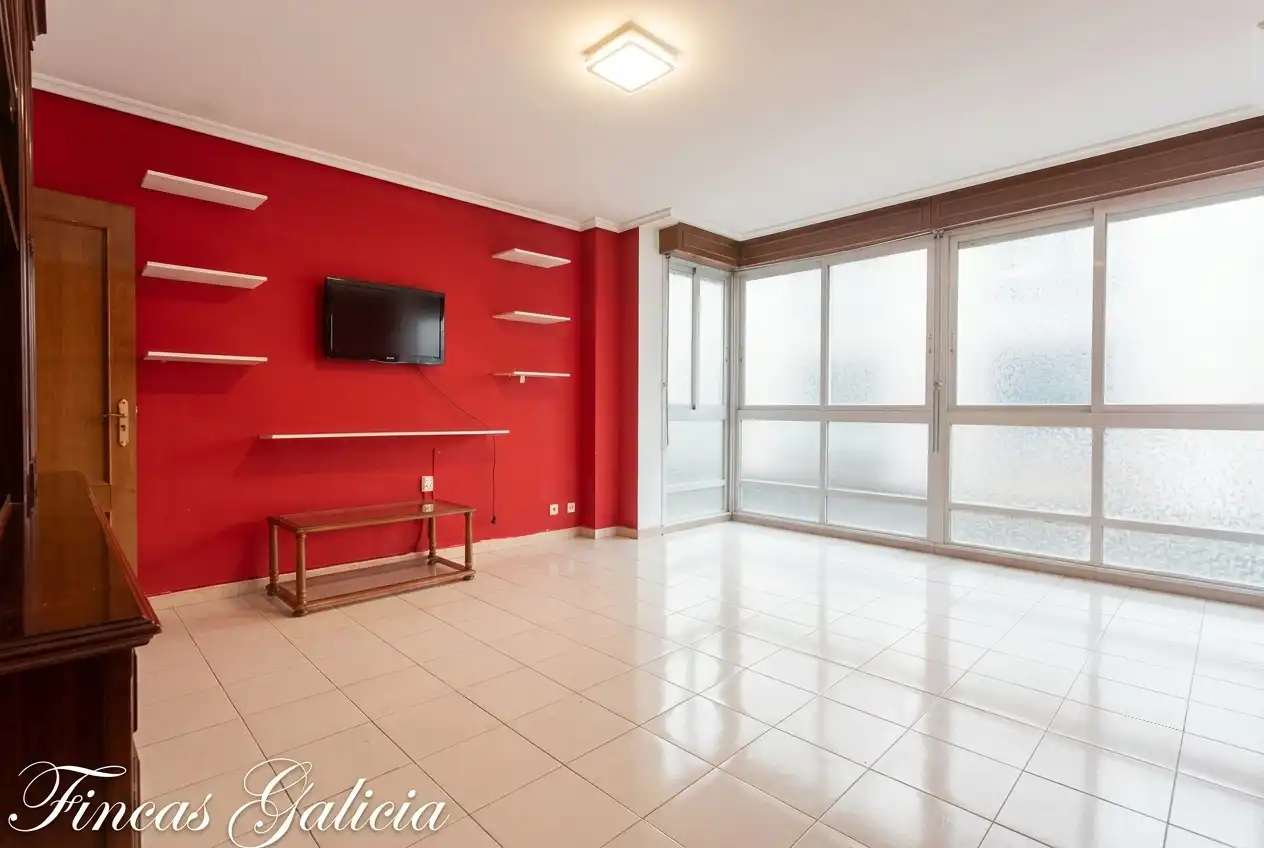 Flat with terrace for sale in Avenida de Portugal 15, imagen 3