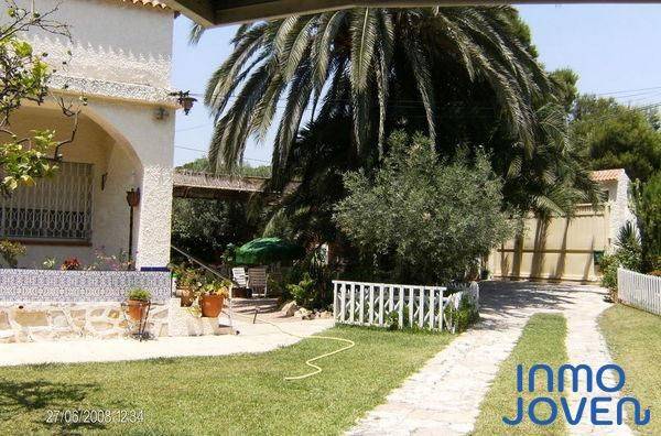 Casa-chalet en Venta en Carrer Benifallim en Pueblo Acantilado - Lanuza