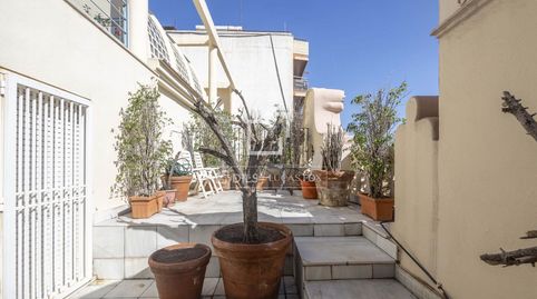Exclusivo ático dúplex con terraza privada, vistas despejadas y 2 plazas de garaje en venta en un edificio histórico situado en un