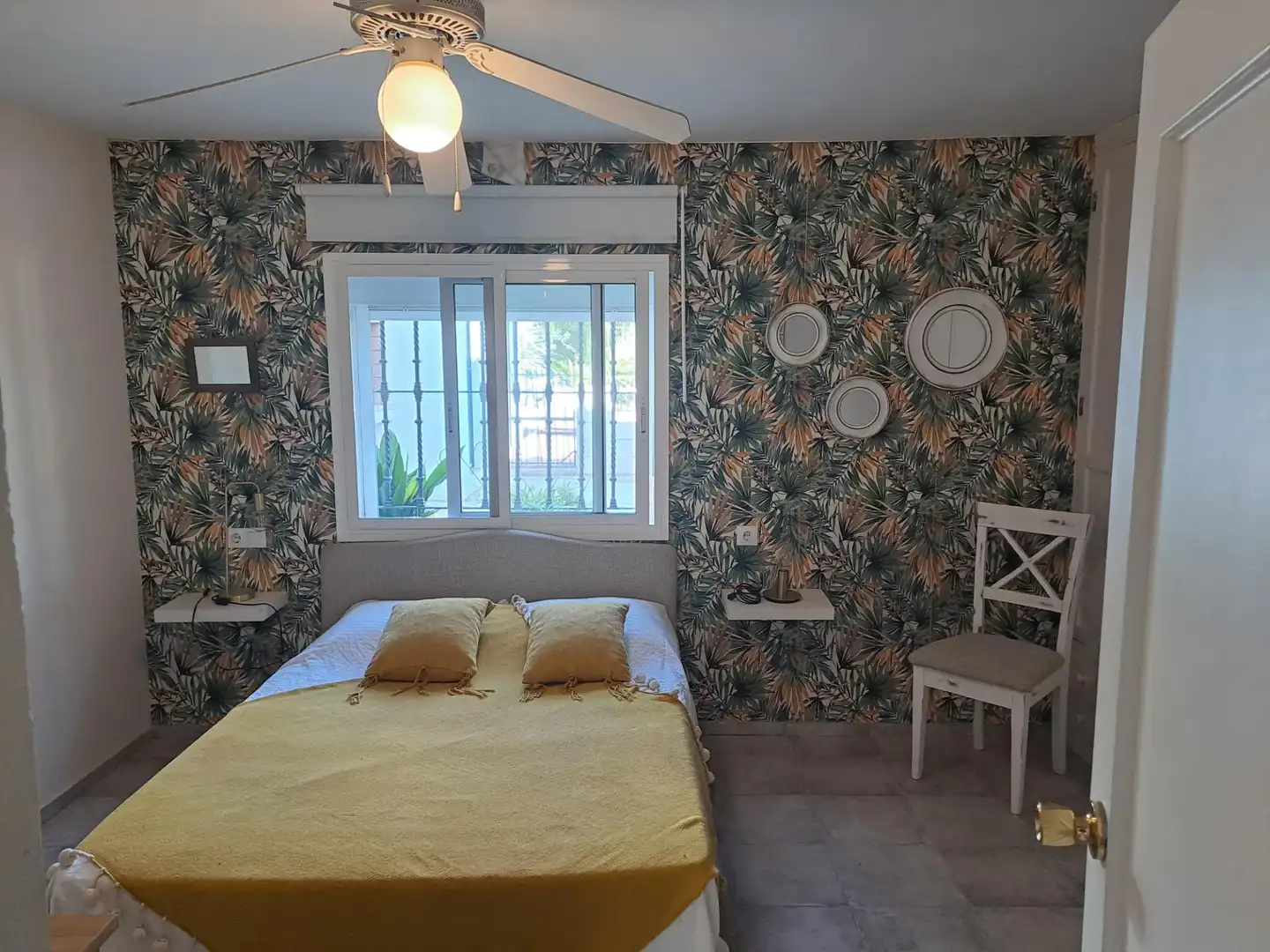 Dormitori de Casa o xalet en venda en Cantillana amb Aire condicionat, Calefacció i Jardí privat