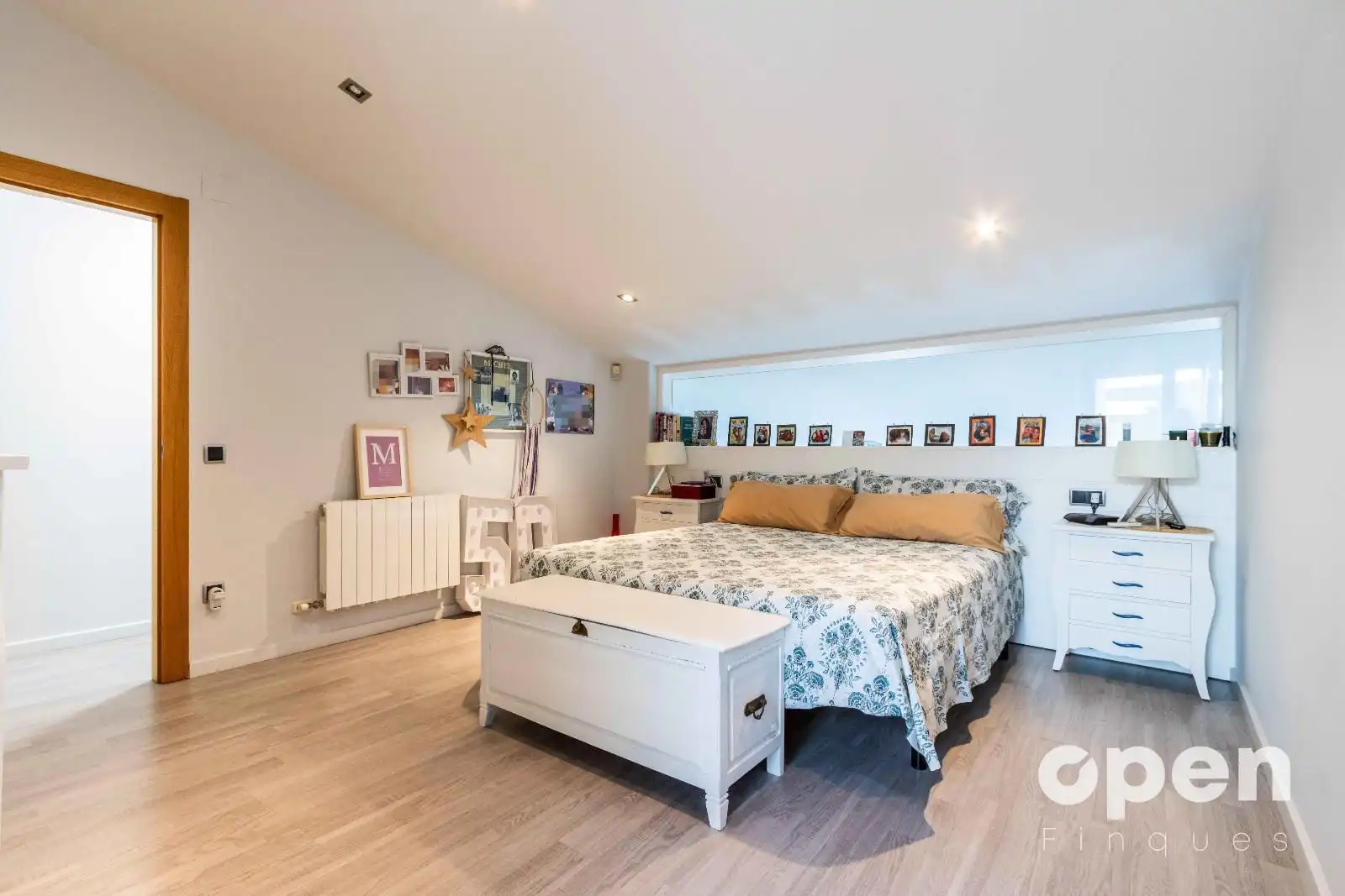 Schlafzimmer von Einfamilien-Reihenhaus zum Verkauf in Terrassa mit Klimaanlage, Heizung und Terrasse